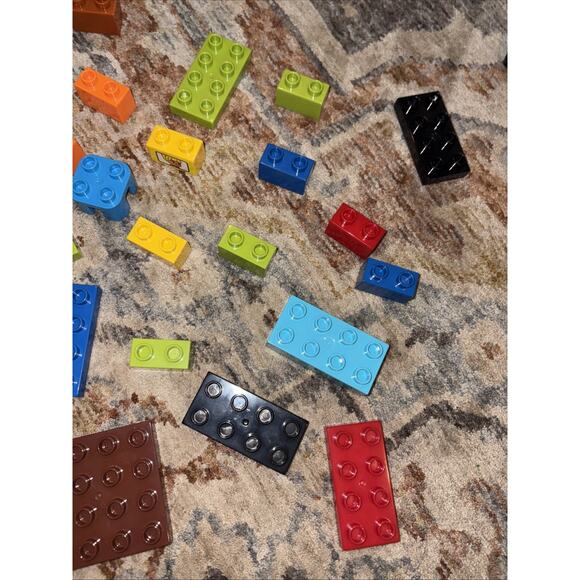 LEGO DUPLO Mixed Lot 100 Pieces/Figurines/Vehicles Genuine Set - Picture 13 of 16